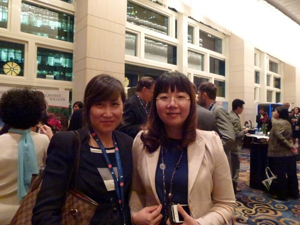 港豐集團創(chuàng)辦人 魏曉嶸Wendy Wei在2012中國離岸金融峰會上做現(xiàn)場主題演講